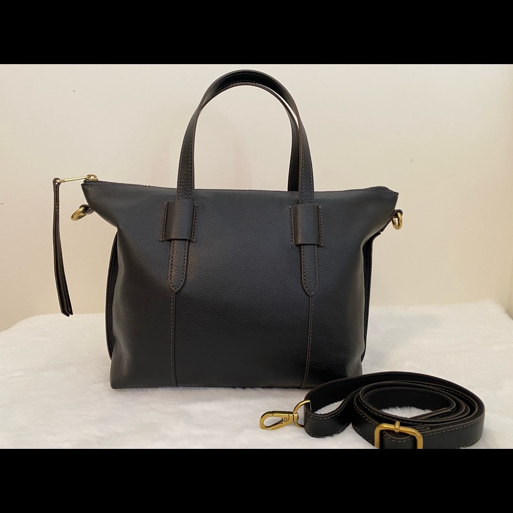 Fossil Skylar satchel in black